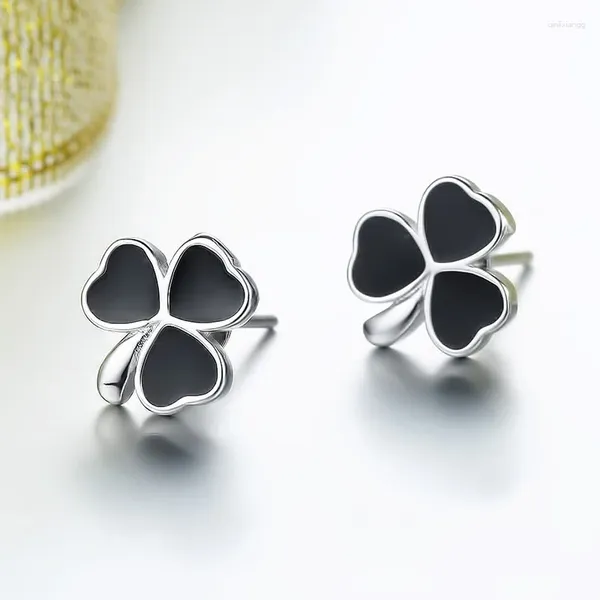 Orecchini a bottone Moda da donna Cuore d'amore Minimo Rame epossidico nero Simpatico fiore di trifoglio romantico Piccoli gioielli per piercing all'orecchio femminile