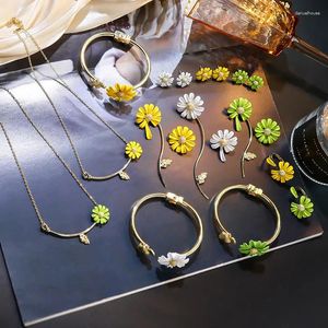 Boucles d'oreilles à tige pour femmes, bagues romantiques en forme de marguerite, bracelets, collier multicolore, cadeau lyrique mignon, bijoux pour dames et filles