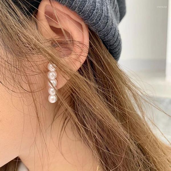 Boucles d'oreilles à tige mode féminine Simple rangée rétro de perle conception de poutre d'équilibre charmante oreille Piercing bijoux pour dame filles