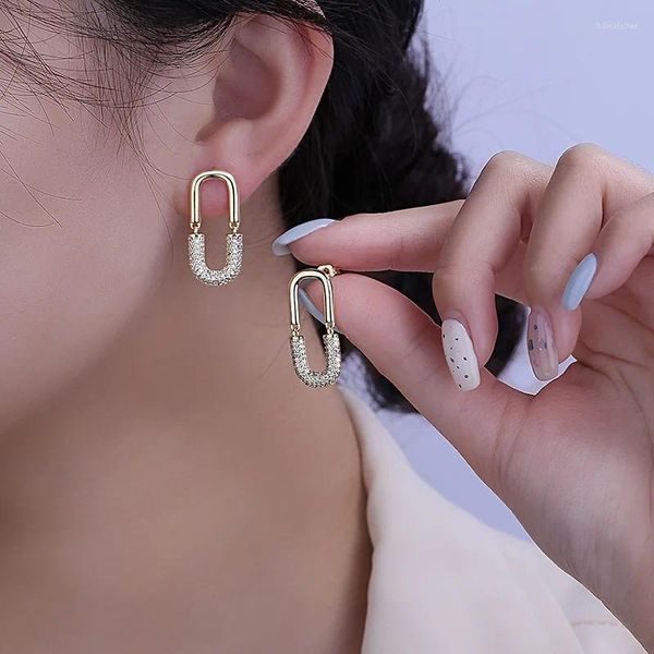Boucles d'oreilles de luxe pour femmes, zircone cubique glacée, plaqué or, géométrie creuse, bijoux de Cartilage d'oreille, vente en gros, cadeau KDE015