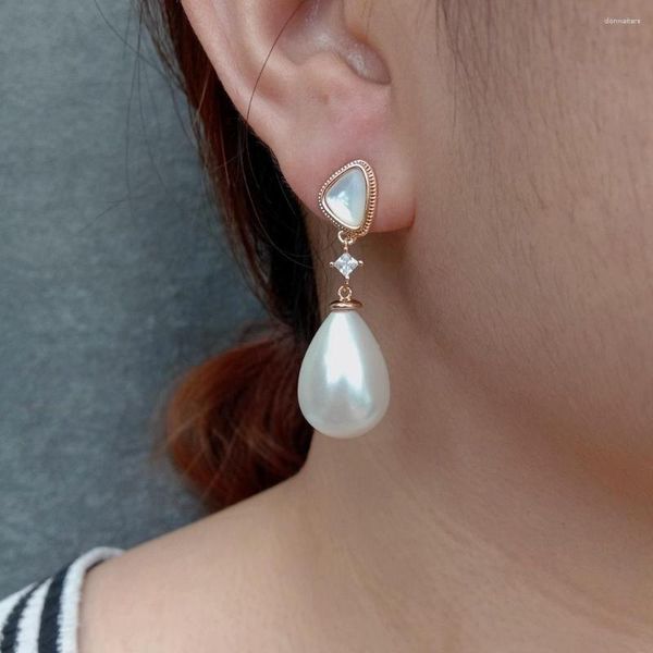 Pendientes de tuerca YYGEM 13x17mm colgante de perlas de concha de mar blanco para mujer regalo de joyería de moda