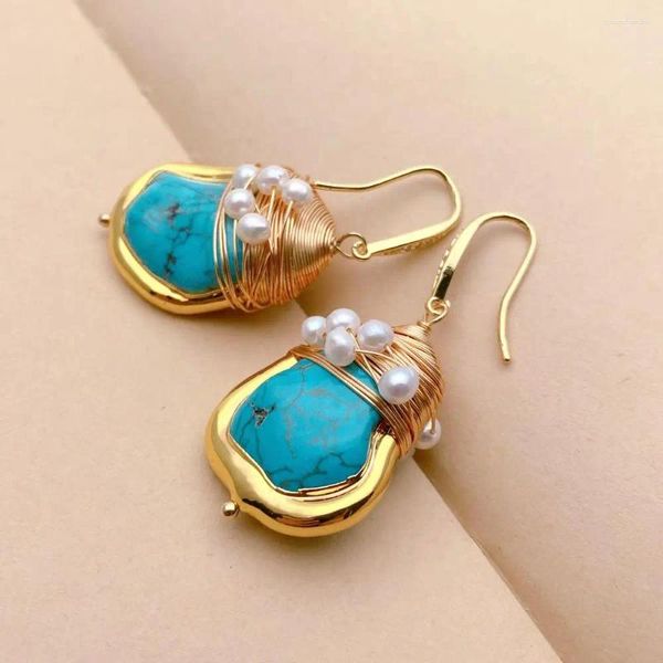 Pendientes de tuerca YYGEM, 0.827 x 1.063 in, color azul turquesa, perla blanca cultivada, chapado en oro, gancho giratorio, joyería de piedra colgante