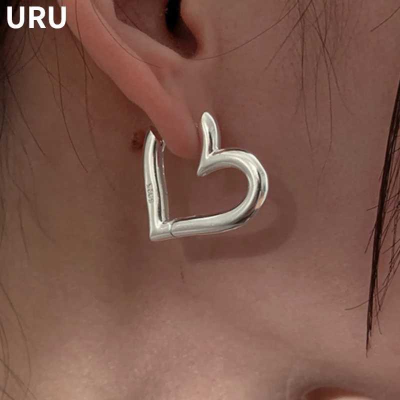 Stud Fashion Jewelry European and American Design Heart Earrings For Women Female Gifts Simply Design Ear Accessories Hot SellingQ