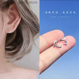 Stud Fashion Lovely Mini Tiny Lucky Fish Stud Pendientes para mujeres Estudiante Plata tibetana Animal Ear Pin Piercing Joyería Brincos YQ231128