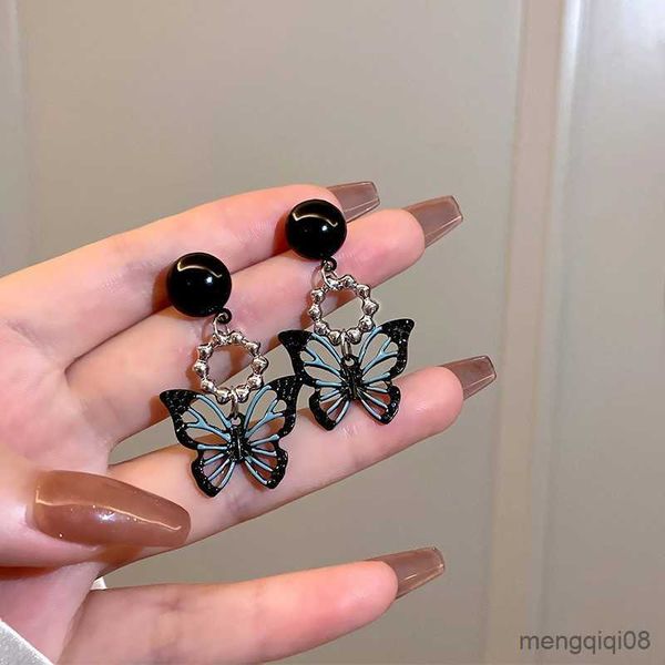 Stud Fashion Silver Dark Hollow Butterfly Boucles d'oreilles pour les femmes Sweet Cool Fairy Haut de gamme Boucles d'oreilles Design Bijoux