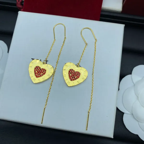 Estudio Fashion V Brand Heart Love Long Pends Long Designer Jewelry Woman Woman Gold Paring Classic Hoop Studs Wedding Party Jewerlry Eardrop CSD2311304