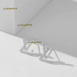 Stud Moda Mujer Chapado en oro de 18 quilates Diseñador Pendientes de tuerca Diseñadores de marca Letras geométricas Pendiente de diamantes de imitación de cristal Joyería de boda Gratamente sorprendido