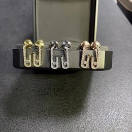 Stud Franse klassieke originele sieraden collectie Messica vrouwelijke diamanten oorbellen schroef gevangene S925 Uno Ear Cap Holiday Gift 230615