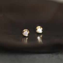 Stud GOLDtutu 9k oro sólido único torbellino cristal tachonado pendiente Mini mujeres delicadas minimalista estilo Simple regalo dama de honor 230620