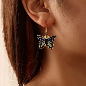 Stud Ins Mode et personnalité alliage papillon insectes goutte à goutte boucles d'oreilles pendentif boucles d'oreilles femmes oreille ornements bijoux accessoires cadeau