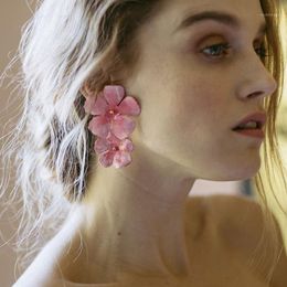 Stud Jujia coréen Fashion Charm Boucles d'oreilles de fleur pour les filles Femmes Élégante Déclaration de fête Brincos Bijoux Gift1