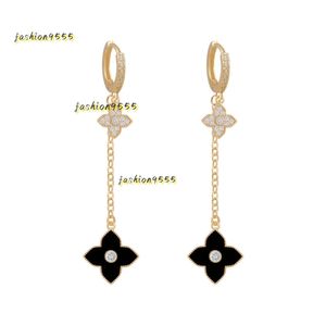 Stud Koreaanse versie van de hoogwaardige klavertje vier oorbellen ontwerper voor vrouwen oorbellen sieraden klassieke mode zirkoon bloem doorboord oor gesp sieraden cadeau