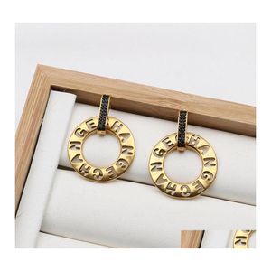 Stud Letter Circle oorbellen Hollow Out Asian Gold Fashion Ear OrnamensVu0 844 R2 Drop Delivery Sieraden DHYV3