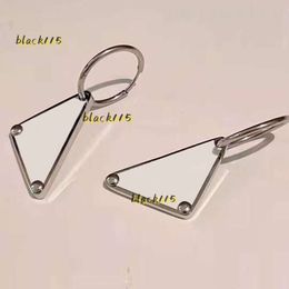 Stud Hommes Triangle en métal Dangle Boucle d'oreille Stud Bijoux de mode Boucles d'oreilles en acier inoxydable Lady Fashion Ohrringe Simple Lettre Clip sur boucles d'oreilles design rétro 2024