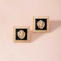 Stud Metal Big Sleat Drop Bringon Geométrique Square Square Simple Lion Head Oreille Brotte d'oreille pour les bijoux de fête de femme J240513