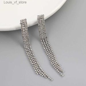 Stud Minimalistische luxe kleurrijke strass lange kwastiekclip op oorbellen voor dames bruids niet doorboorde bungelende oorbellen feestjuwelen t231213