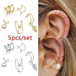 Stud New gold colored metal earmuffs cuffs unperforated ear clips fake Cartila womens wholesale accessories Q240507