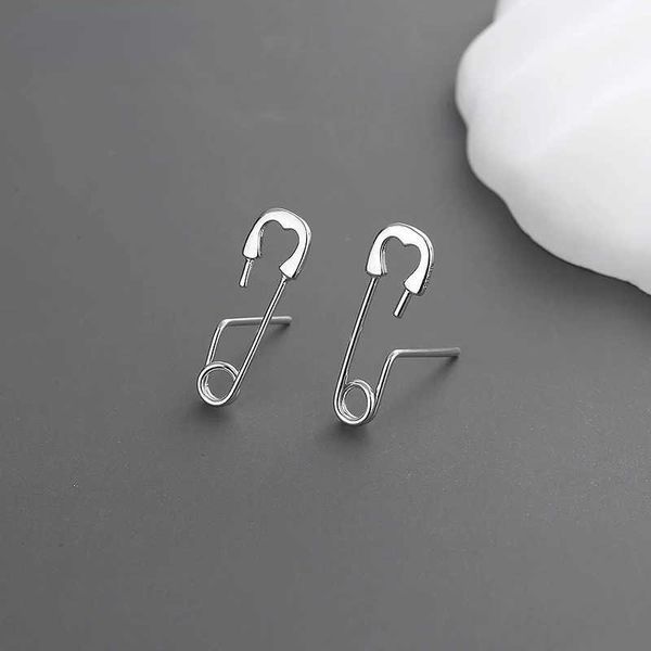 Stud New Silver Color Boucles d'oreilles irrégulières pour hommes et femmes Couples Personnalité Trombone Boucle d'oreille Gothique Mode Bijoux Cadeaux Z0517