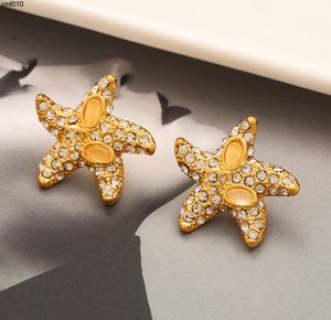 Stud Nieuwe stijl Designer V Letter Oorbellen High-end vrouwen Golden vergulde roestvrijstalen oorbel ingelegde kristalgeometrie Barfish Oordoorring Wedding Sieraden