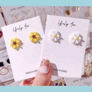 Stud Nouveau doux acrylique petite marguerite boucles d'oreilles pour femmes filles fleur blanc et jaune boucle d'oreille de mariage fête de mariée bijoux de vacances Dhw92