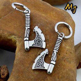 Stud Retro Nordic Vikings Axe Pendientes Hombre Punk Hiphop Estilo Acero inoxidable Pendiente masculino Moda Mujer Oreja Joyería escandinava Regalo YQ231026