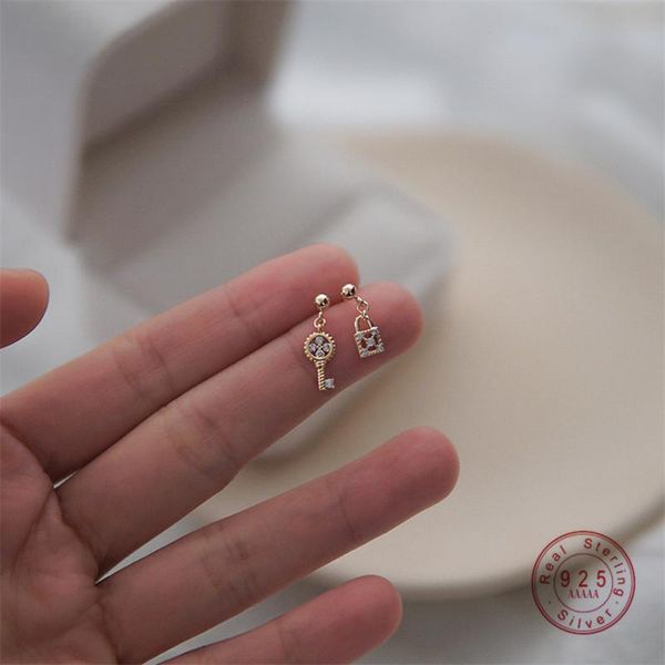 Stud S925 plata esterlina asimétrica cristal cerradura llave pendientes mujeres elegantes novias amistad joyería