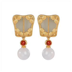 Stud S925 Plata de ley chapada en oro Hetian Jade Ear Studs Estilo chino retro Palm-leaf Fan Pendiente Colgante para damas Pendientes