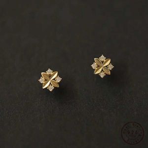 Stud S925 Sterling verzilverde 14K gouden oorbellen geschikt voor dames diamant zirkonia kruisbloemtemperatuur nieuwe sieraden Q240507