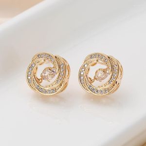 Estudio Corea del Sur Fashion Classic de alta calidad Pendientes de flores Smart Hollow Friends Business Banquet Banquet Guardar Joyas Pendientes Estudios