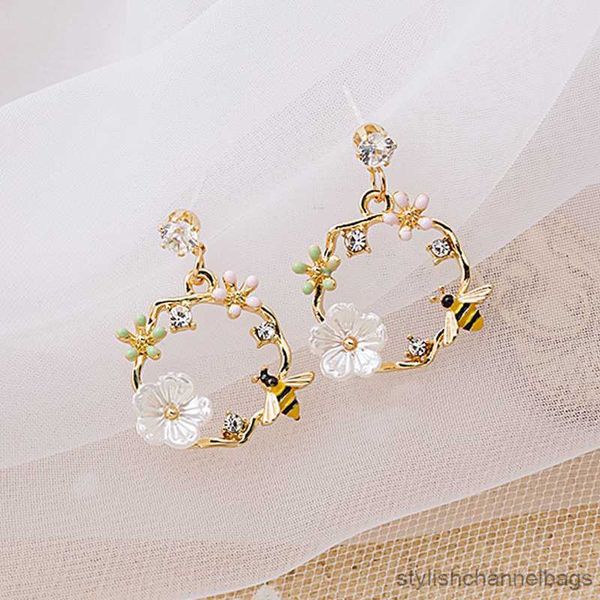 Boucles d'oreilles printemps couronne creuse fleur boucles d'oreilles pour femmes cristal Zircon doux papillon boucle d'oreille fille bijoux de fête de mariage