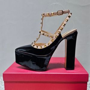 Stud Srivet Platform Pumps schoenen Slingbacks hakken hakken dikke blokhakken puntige open-teen schoenen dames luxe ontwerpers octrooi lederen buitenzool avondschoenen