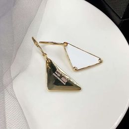 Stud Stud 2023New Triangle boucles d'oreilles pour femmes de luxe concepteur de mode boucles d'oreilles bijoux cadeaux