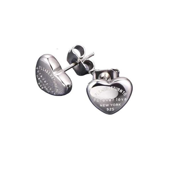 Stud Stud Designer Boucles d'oreilles Boucles d'oreilles coeur en or Boucles d'oreilles pour femmes Taille mignonne Lettre de luxe Boucles d'oreilles en acier inoxydable Acier Piercing Bijoux Cadeau Accessoires pour femmes HP