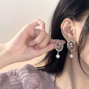 Boucles d'oreilles étalon du palais rétro Palais Amethyst Rose Flower Womens Luxury Bijoux perle incrusté Oval Ear Clip Tempérament Pendant