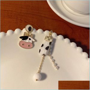 Stud Stud Korean Contracted Cow Pendientes para mujer Cute Animal Love Heart Pendiente asimétrico Sweet Temperament Party Jewelr Mjfashion Dhfeb