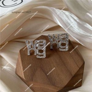 Stud Stud Letter Wang atmosphérique boucles d'oreilles Cool Korea 2024 Nouveau Ti de Simple Fashion Ins Online Celebrity Ear Jewelry J230529