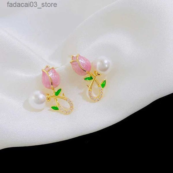 Stud Sweet Rose Tulip Zircon Pearl Cross Gold Color Boucles d'oreilles Stud For Women Elegant Exquis Temperament Girls Daily Wear Jewelry Q240125