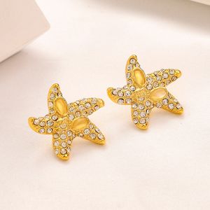 Stud Top Calidad 18K Chapado en oro Marca de lujo Diseñadores Letras Ear Stud Estrella de acero inoxidable Geométrico Mujeres famosas Sello de acero Pendiente con estampado Joyería para fiesta de boda