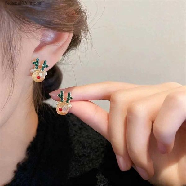 Stud Boucles d'oreilles à la mode en forme de cerf de Noël pour femmes, dessin animé mignon, strass, petit animal, élan, boucles d'oreilles percées, bijoux de fête du nouvel an Q240125