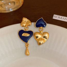 Stud Vintage Asymétrique Dripping Plissé Love Boucles d'oreilles pour les femmes Big Retro Heart Boucle d'oreille 230710