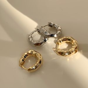 Stud Vintage Koude Kleur Dikke Metalen Overdrijving Hoops Oorbellen Onregelmatige Golf Beknopte Geometrie Hoepel Voor Vrouwen Meisje 230802