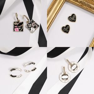 Boucles d'oreilles de créateur vintage Stud