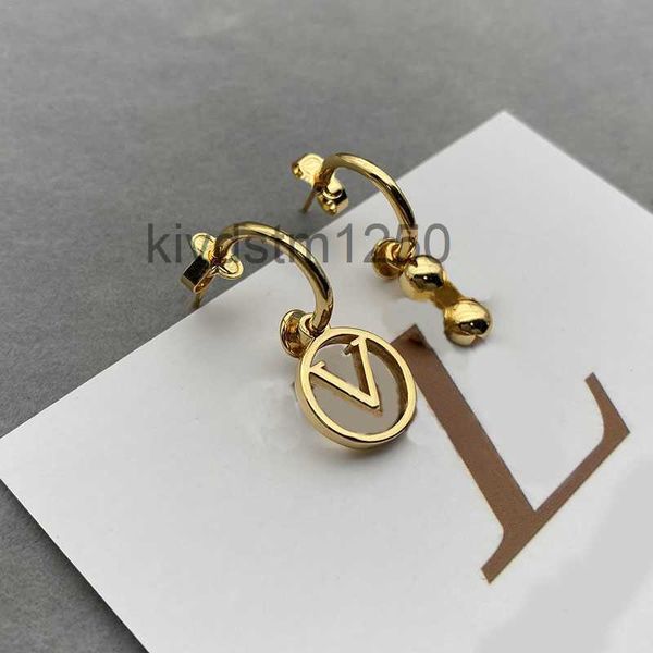 Stud Femmes Mode Boucles d'oreilles en or Designer de luxe pour la simplicité asymétrique 2023 Lettre Plante Accessoires Oreille Goujons Bijoux avec boîte U2PE