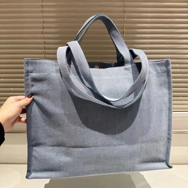 Bolso de compras de mezclilla Studios con bolso de mano de gran capacidad, reproducción cromática de doble cara, divertido y divertido, liviano y fácil de cambiar al estilo de verano, tamaño 41 CM