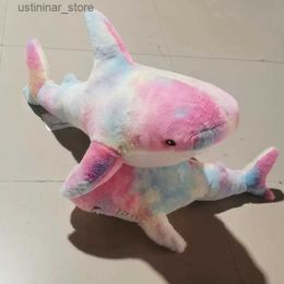 Animaux en peluche en peluche 140 cm Géant mignon mignon requin coloré jouet pelucheux doux en peluche en peluche.