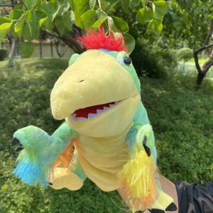 Animaux en peluche en peluche 25cm Simulation de dessins animés Dinosaure Triceratops Plude Jouet en peluche Puppet de vacances à la main Give de vacances à la main Game Childrens Doll240327