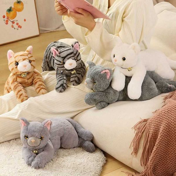 Animaux en peluche en peluche 35 cm / 45 cm Simulation chat en peluche avec cloche jouets enfants en peluche chat tigré chaton poupée bébé cadeau pour enfants cadeau d'anniversaire L230707