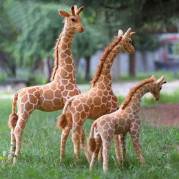 Gevulde pluche dieren Big Size pluche Giraffe Zacht gevulde levensechte dieren Giraffen Zachte pop Home Decor Kinderverjaardagscadeau