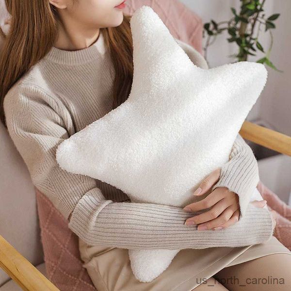 Animaux en peluche en peluche mignon de style animal jet blanc étoile en peluche nuage ours ours coussin décoration de maison pour enfants r230811