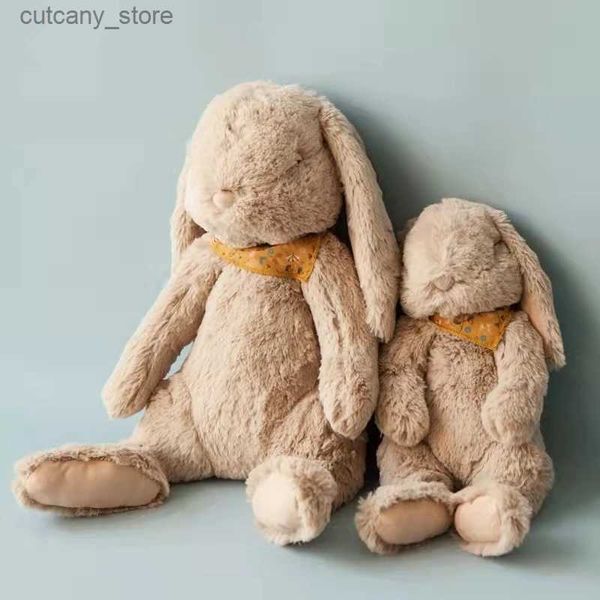 Animaux en peluche en peluche Oreilles de disquette de Pâques Lapin doux en peluche avec écharpe Gros animaux en peluche Poupées de lapin Kawaii Trucs Lapin Bébé Jouets pour enfants Cadeaux L240320